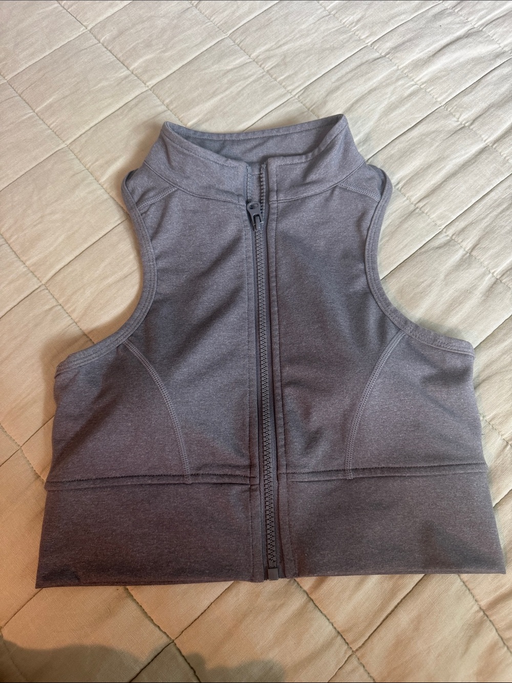 SASKI Cropped Zip-Front Athletic Vest in Gray